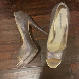 Very Gently Loved Vera Wang Lavender Heels